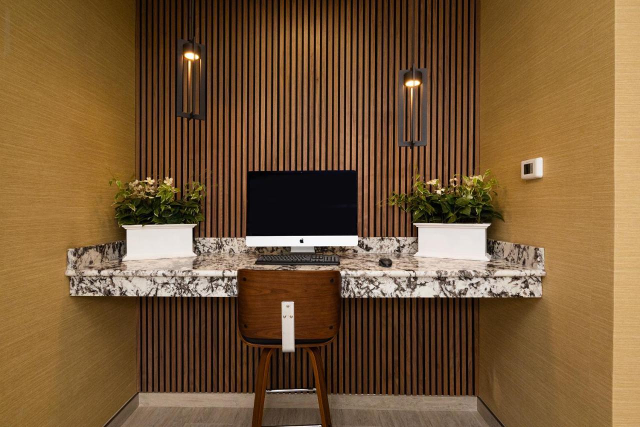 Endeavor Inn & Suites, Trademark Collection By Wyndham Топіка Екстер'єр фото