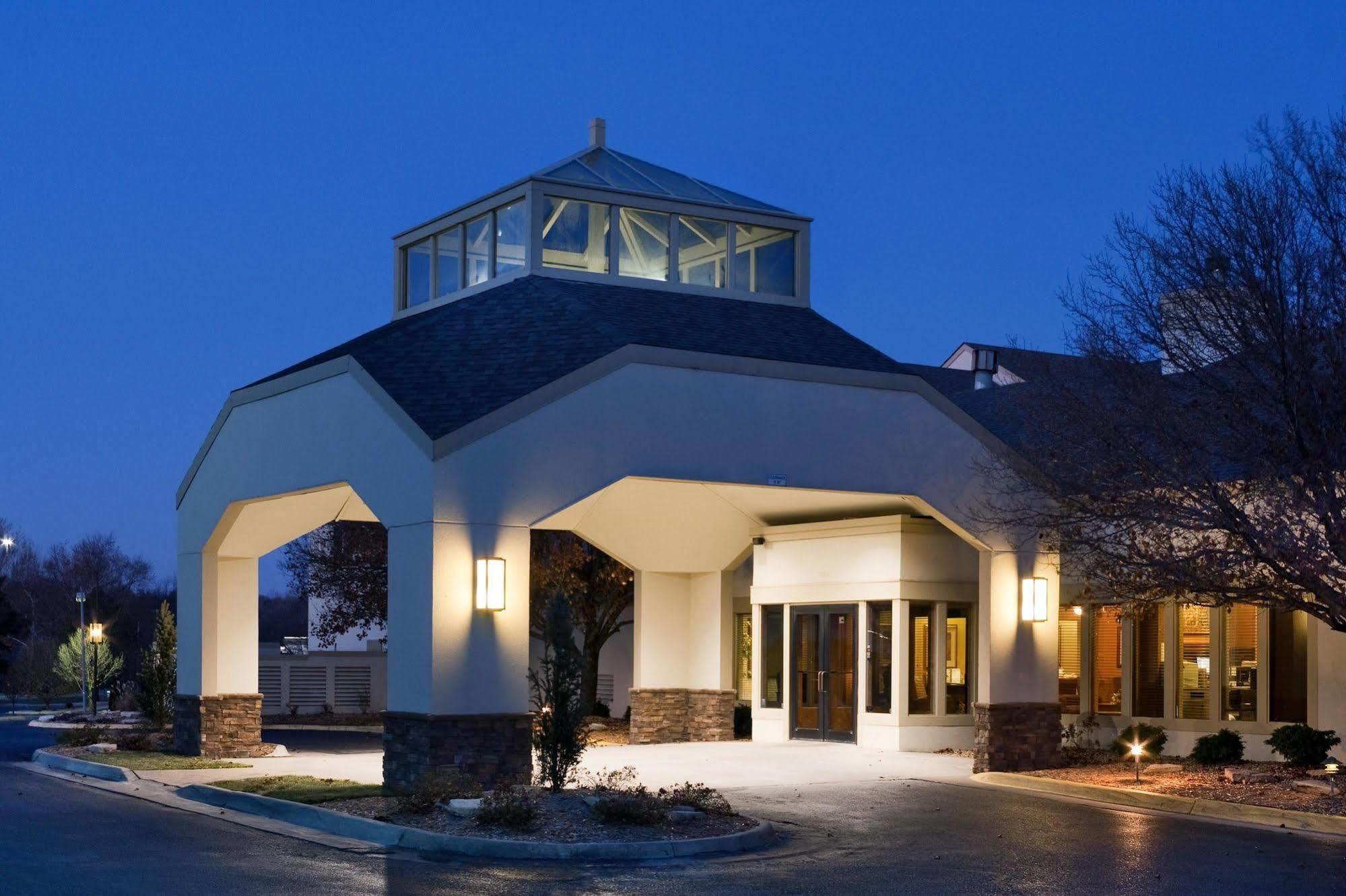 Endeavor Inn & Suites, Trademark Collection By Wyndham Топіка Екстер'єр фото